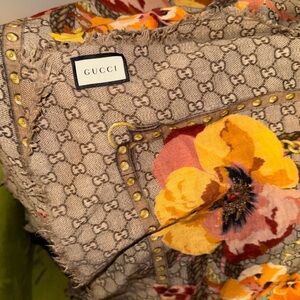 Gucci wool scarf multicolorFloral Patterned Scarf with Orange and Yellow Accents